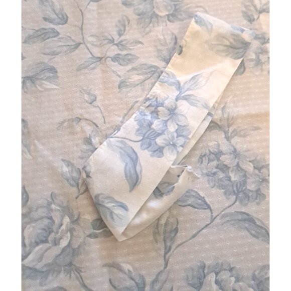 Blue White Roses Curtain Panel W Tie Back Gently Textured Cottage Country 60x40 - Picture 3 of 4